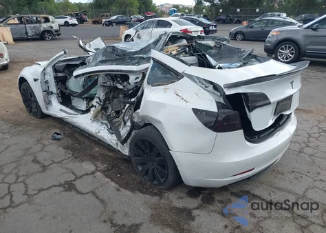 2020 Tesla Model 3 Standard Range Plus Rear-Wheel Drive/Standard Range Rear-Wheel Drive z USA, uszkodzony, nr VIN 5YJ3E1EA6LF706224